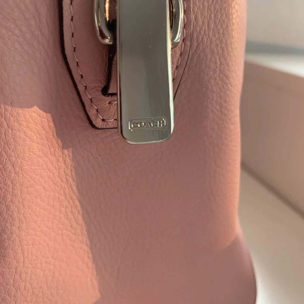 Coach Laser Cut Floral Satchel Bag in Pink with detachable Shoulder Strap - Picture 4 of 7